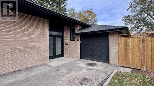 97 LOWCREST BOULEVARD, Toronto (tam O'shanter-sullivan), Ontario M1T 1K7, Canada