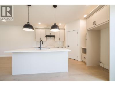 3228 BANK ROAD, Kamloops, Colúmbia Britânica V2B 6Z7, Canadá