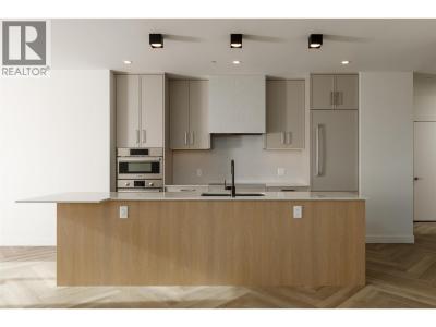 3340 LAKESHORE ROAD, Kelowna, British Columbia V1W 0H6, Canada