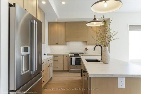 36 KENRETA DRIVE, North Bay, 安大略省 P1C 0A5, 加拿大