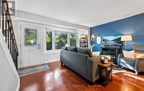 57 GOLDEN APPLEWAY, Toronto (parkwoods-donalda), Ontario M3A 3P2, Canada