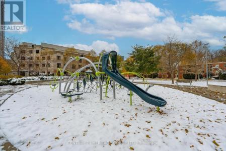 120 HARRISON GARDEN BOULEVARD, Toronto (willowdale East), Ontario M2N 0C2, Canada