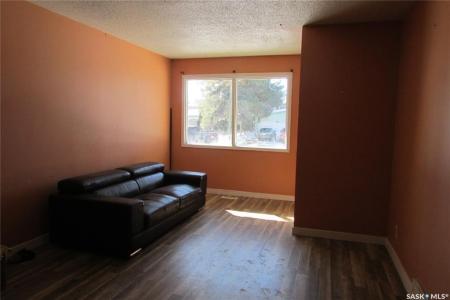 20-24 EMPRESS DRIVE, Regina, Saskatchewan S4T 6M4, Canada