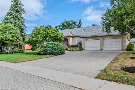 56 ST. ANDREWS DRIVE, Brantford, Ontario N3T 6H3, Kanada