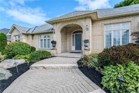 56 ST. ANDREWS DRIVE, Brantford, Ontario N3T 6H3, Kanada