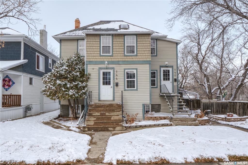 142 HOCHELAGA STREET W, Moose Jaw, Saskatchewan S6H 2G3, Canada