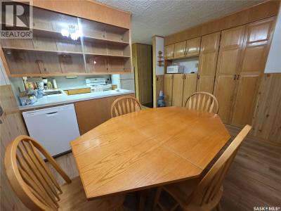 304 3RD STREET N, Cabri, Saskatchewan S0N 0J0, Canada