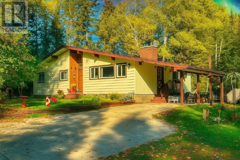 6018 MAPLEWARD ROAD, Thunder Bay, Ontario P7G 1L7, Canada