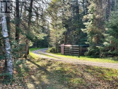 6018 MAPLEWARD ROAD, Thunder Bay, Ontario P7G 1L7, Canada