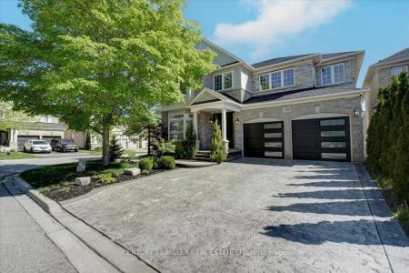 3298 LIPTAY AVENUE, Oakville, Ontario L6M 0N1, Canada