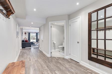 110 FAIRWAY COURT, Blue Mountains, 安大略省 L9Y 0P8, 加拿大