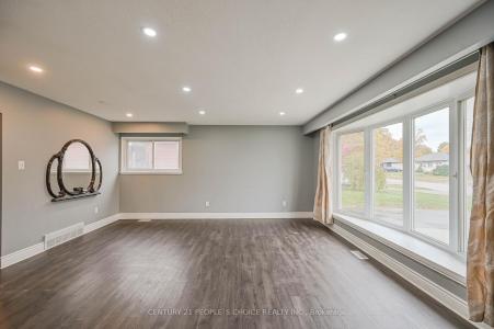 21 CATHEDRAL ROAD, Brampton, Ontario L6W 2P1, Canada