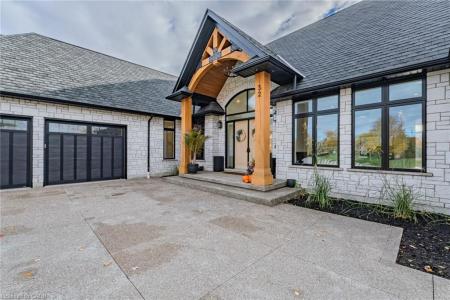 32 SUNNINGHILL DRIVE, Port Dover, 安大略省 N0A 1N6, 加拿大