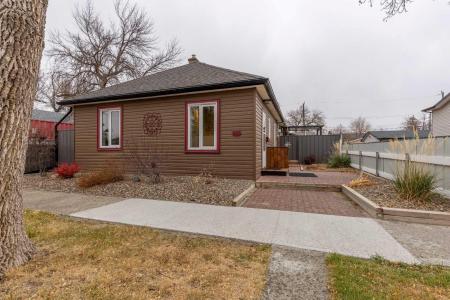 915 7 STREET N, Lethbridge, Alberta T1H 1Y8, Canada