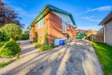 43 TAYLOR ROAD, Ajax, Ontario L1S 2X5, Canada