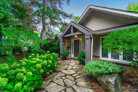 1595 CALVERTON COURT, Mississauga, Ontario L5G 2W4, Canada