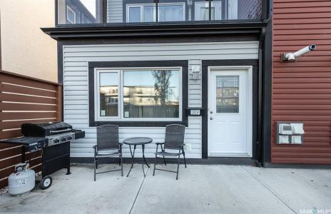 102 MANEK ROAD, Saskatoon, Saskatchewan S7W 0V2, Canadá