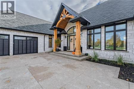 32 SUNNINGHILL DRIVE, Port Dover, オンタリオ N0A 1N6, カナダ