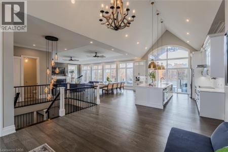 32 SUNNINGHILL DRIVE, Port Dover, オンタリオ N0A 1N6, カナダ