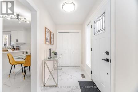 35 LYNNBROOK DRIVE, Toronto (woburn), Ontario M1H 2M1, Canada