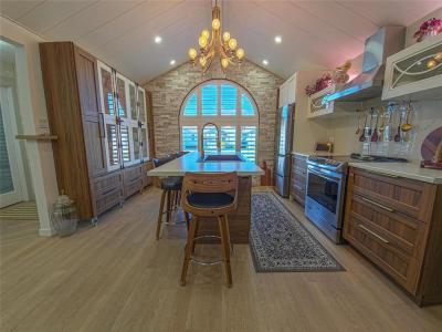 10 CARLTON PLACE, Brandon, Манитоба R7B 3Y1, Канада