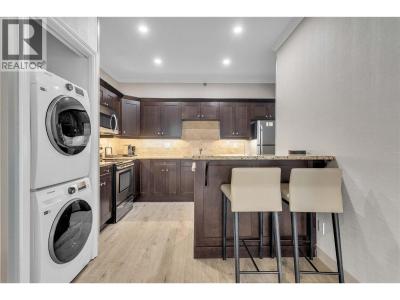 1320 WATER STREET, Kelowna, Colúmbia Britânica V1Y 9P3, Canadá