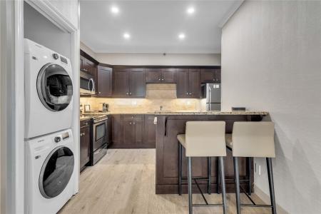 1320 WATER STREET, Kelowna, كولومبيا البريطانية V1Y 9P3, كندا 