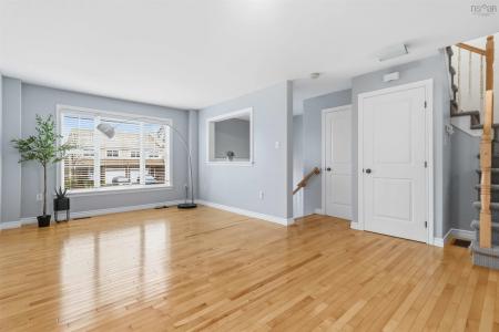 27 COLLINGWOOD COURT, Dartmouth, Nova Scotia B2W 0G4, Canada
