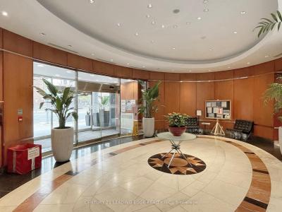 1121 BAY STREET, Toronto, Ontario M5S 3L9, Canada