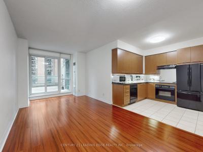 1121 BAY STREET, Toronto, Ontario M5S 3L9, Canada