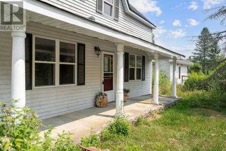 2377 FRASERBURG ROAD, Lake Of Bays (mclean), אונטריו P1L 1X3, קנדה 