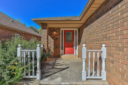 741 COLLEGE MANOR DRIVE, Newmarket, Ontario L3Y 8G5, CANADÁ