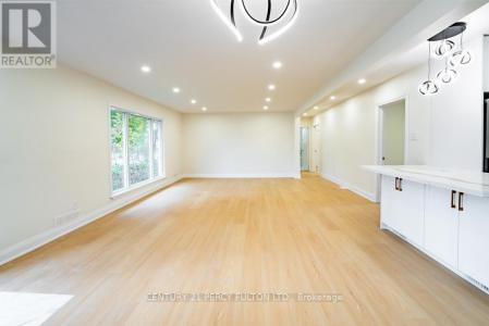 243 RUGGLES AVENUE, Richmond Hill (harding), オンタリオ L4C 1Y6, カナダ