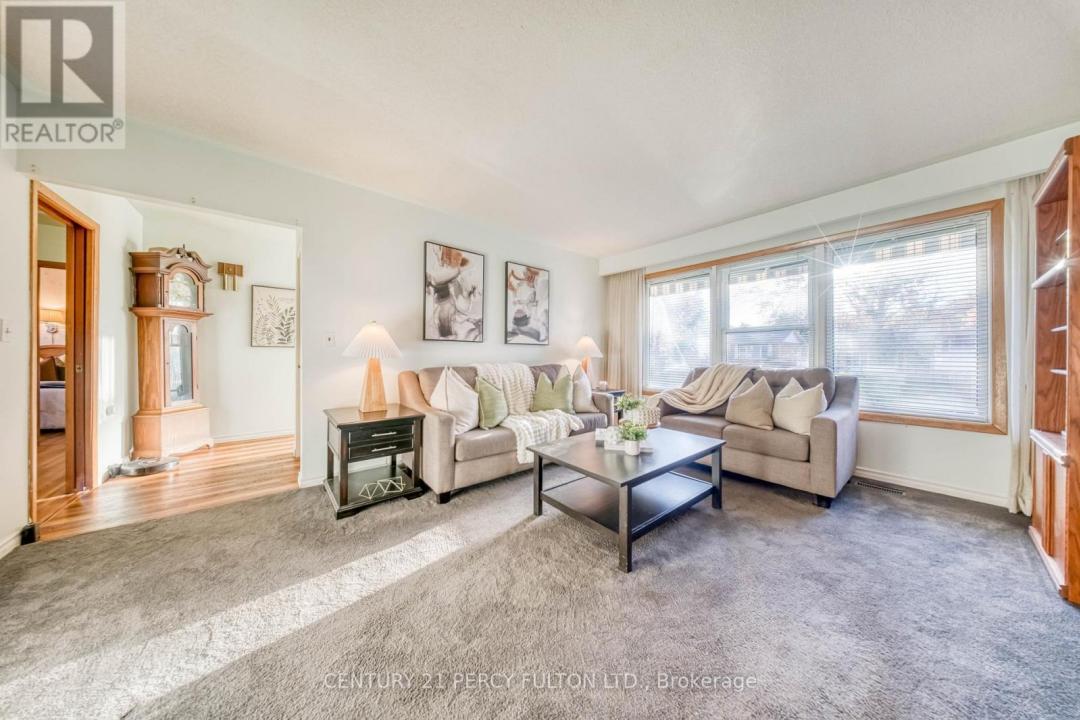 43 TAYLOR ROAD, Ajax (south East), Ontario L1S 2X5, Canadá