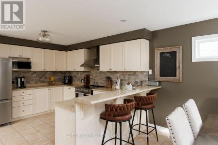 2459 ASIMA DRIVE, London South (south U), Ontario N6M 0B3, Canadá