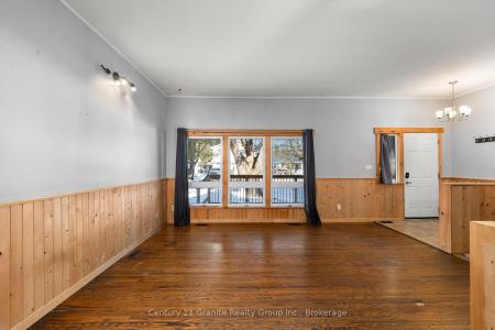 37 MCKAY STREET, Minden Hills, Ontario K0M 2K0, Kanada