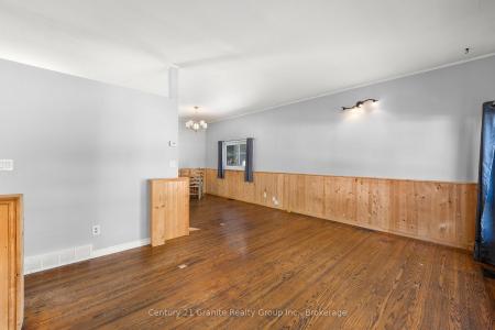 37 MCKAY STREET, Minden Hills, Ontario K0M 2K0, Kanada