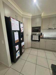 27 Lambert Drive, Moranbah, QLD 4744, Australia