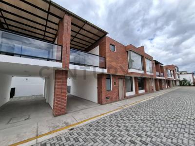 Tumbaco S/n, Quito, Pichincha 00001, Ecuador