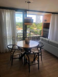 Jaime Bestard y Mayor Evacio Perinciolo , Ycuá Satí, Asunción 00001, Paraguai