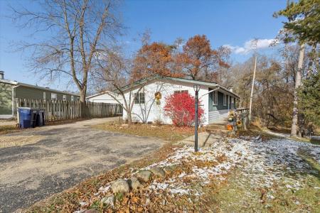 74 Falling Creek Circle, Janesville, Wisconsin 53548-9106, USA