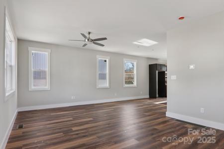 12 Escondido Drive, Asheville, شمال كارولينا 28806, الولايات المتحدة