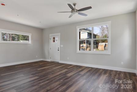 12 Escondido Drive, Asheville, شمال كارولينا 28806, الولايات المتحدة