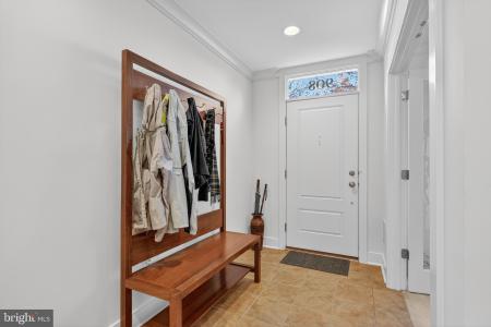 908 Montgomery Street, Alexandria, Virginia 22314, HOA KỲ