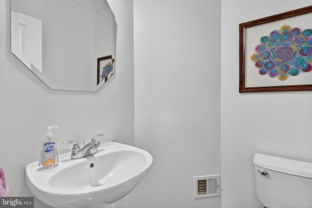 908 Montgomery Street, Alexandria, Virginia 22314, HOA KỲ