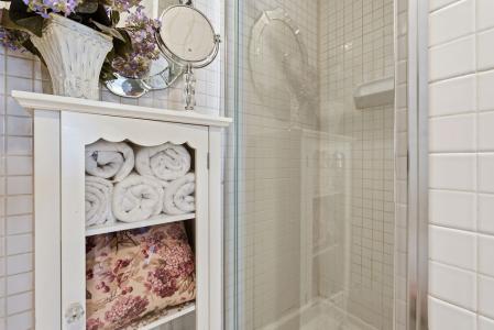 163-15 84th Street, Howard Beach, 纽约州 11414, 美国