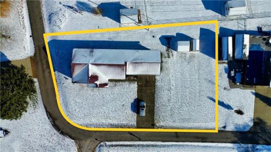 220 Simmons Dr., Millwood, מערב וירג'יניה 25262, ארצות הברית של אמריקה