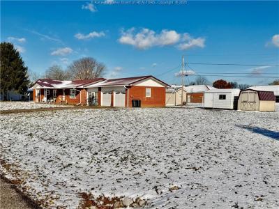 220 Simmons Dr., Millwood, מערב וירג'יניה 25262, ארצות הברית של אמריקה