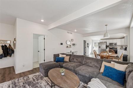 2803 Easton Boulevard, Des Moines, 爱荷华州 50317, 美国