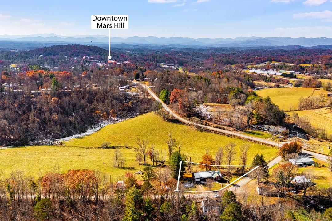 92 Parkway View Rd., Mars Hill, North Carolina 28754